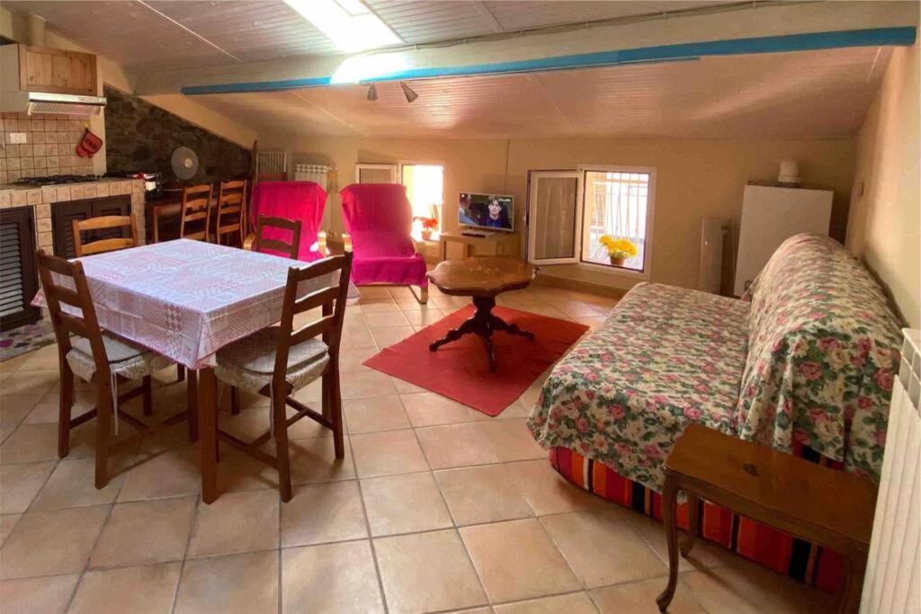 Alloggio Per Vacanze A Isolabona Extérieur photo